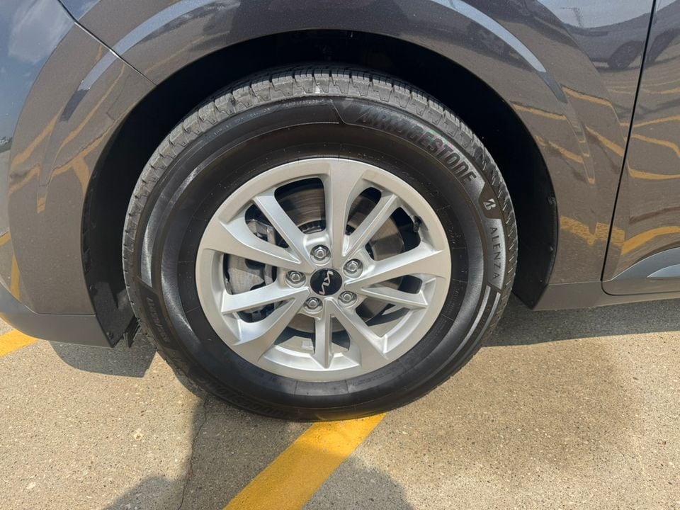2022 Kia Carnival LX photo 5