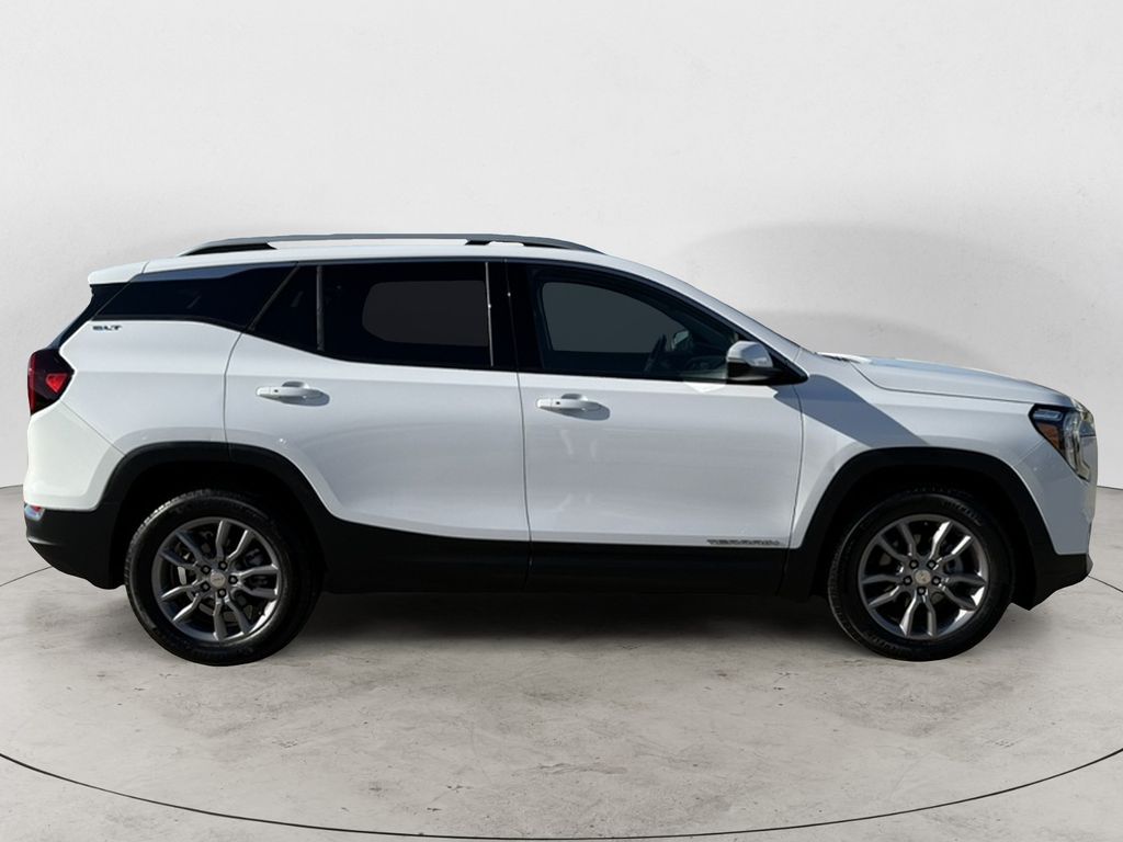 2024 Gmc Terrain SLT photo 2