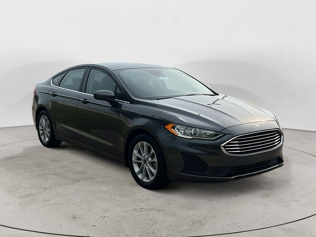 2020 Ford Fusion SE photo 3