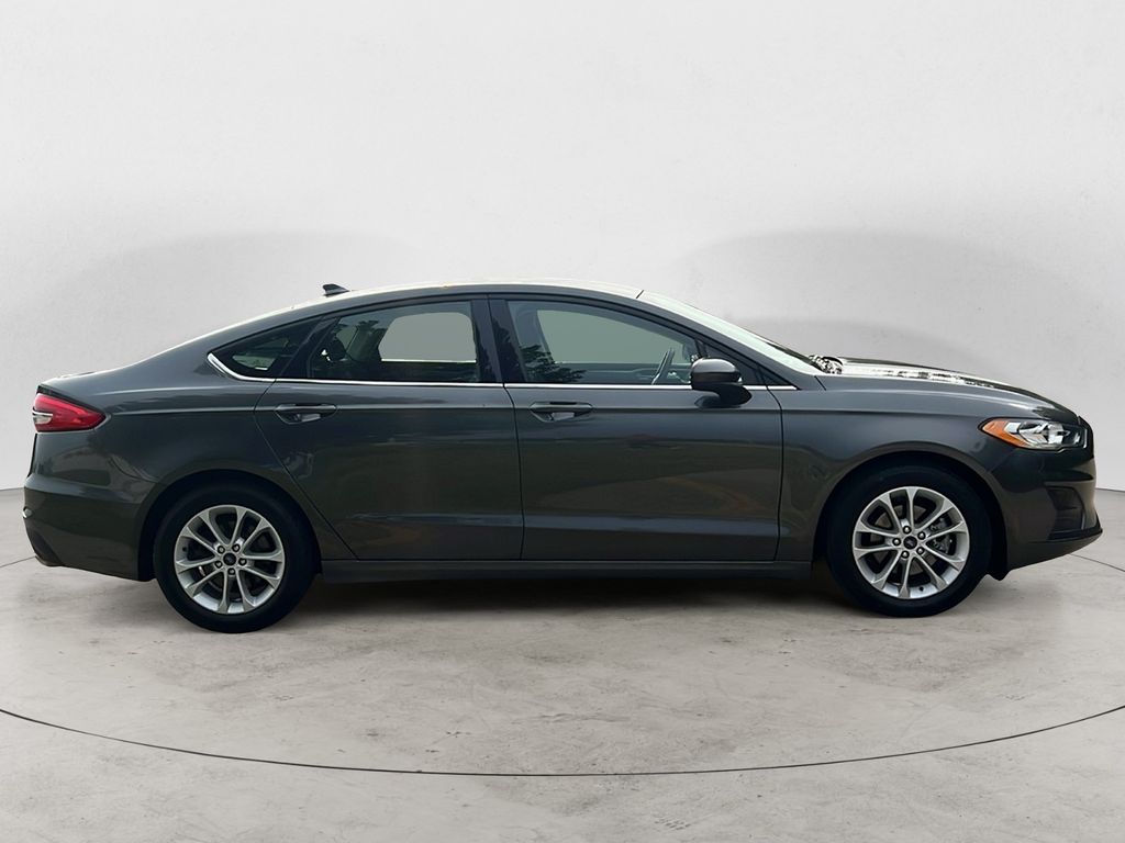 2020 Ford Fusion SE photo 4