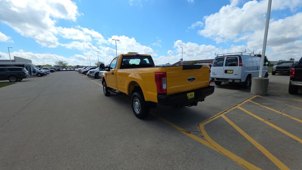 2019 Ford F-350 photo 3