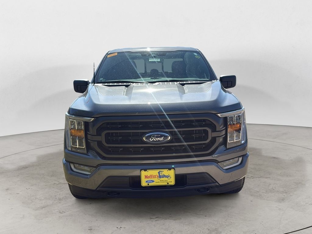 2022 Ford F-150 XLT photo 2