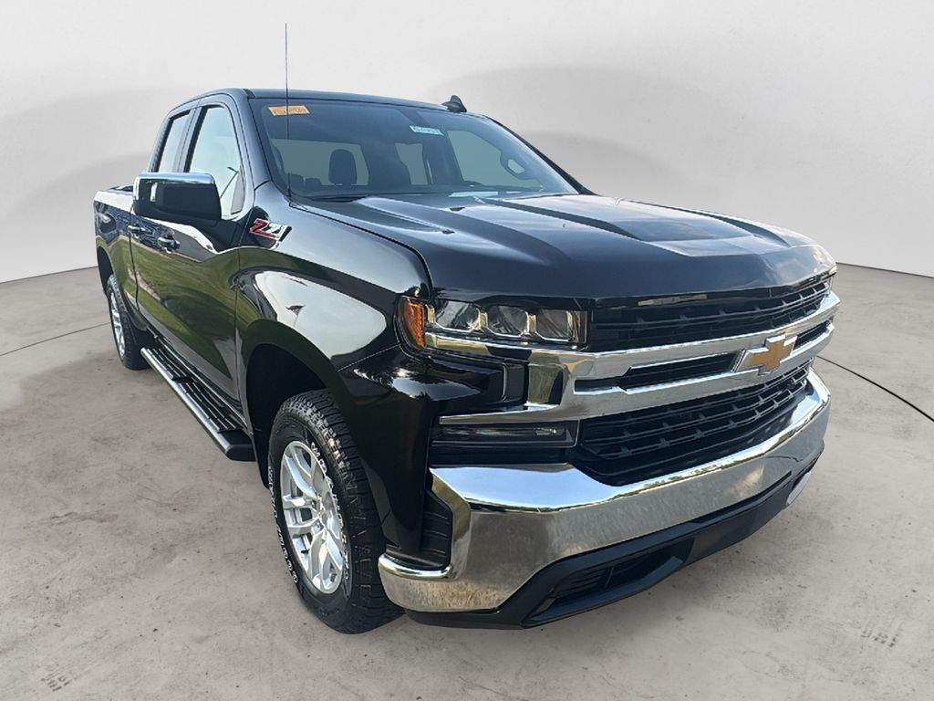 2019 Chevrolet Silverado 1500 LT photo 3