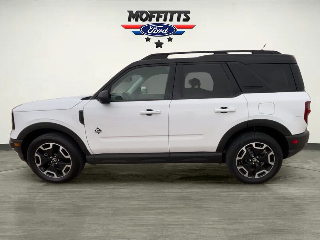 2021 Ford Bronco Sport Outer Banks photo 2