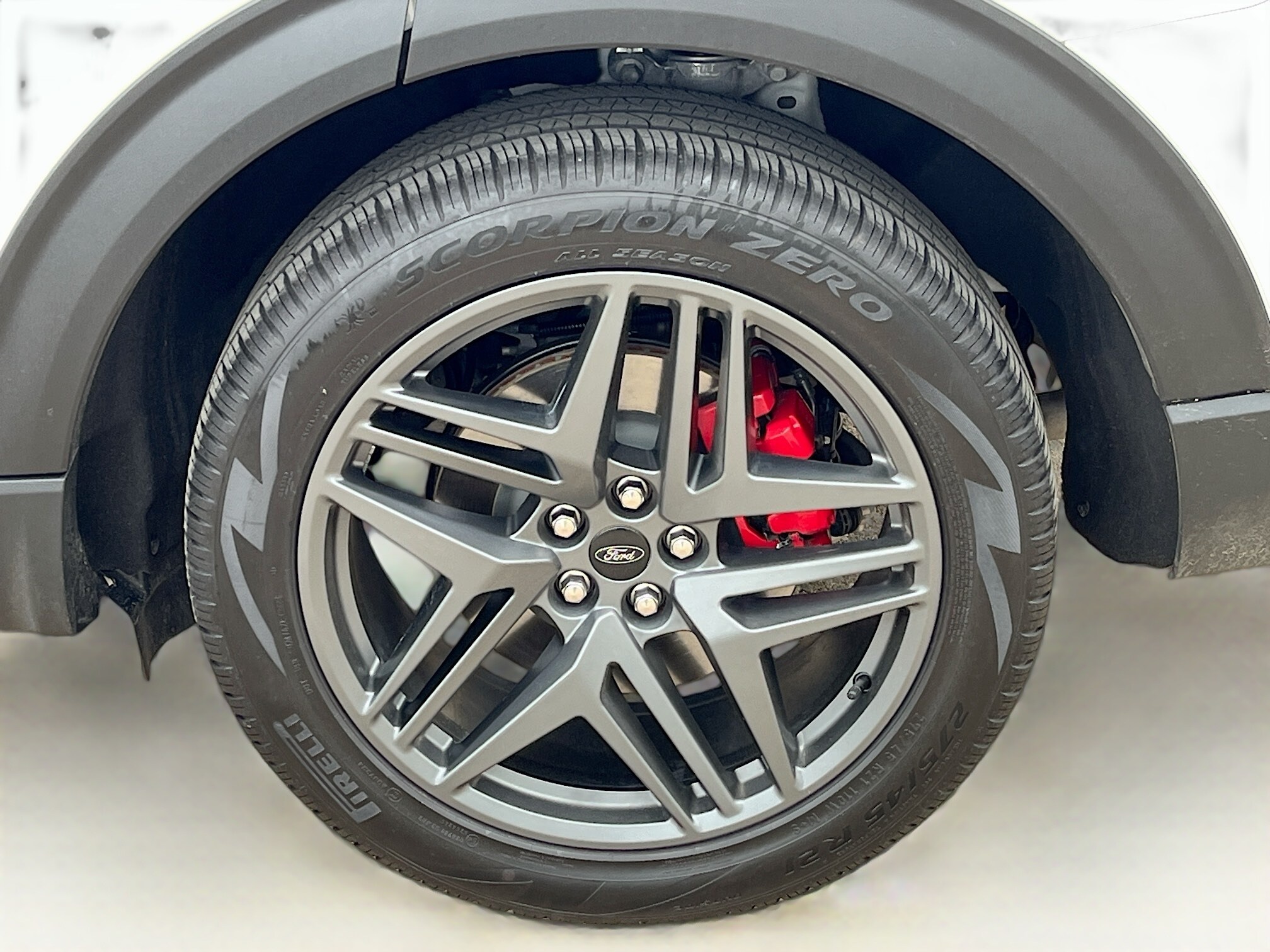 2025 Ford Explorer ST photo 3