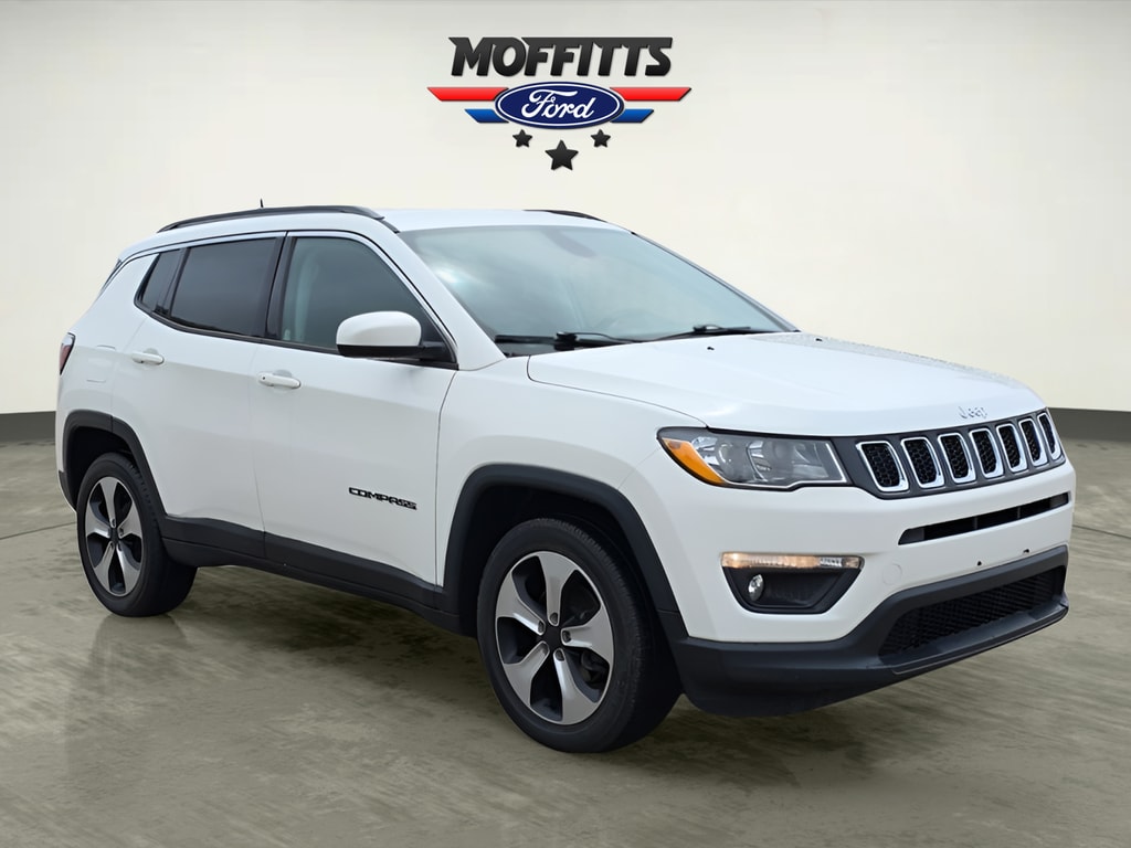 Used 2018 Jeep Compass Latitude with VIN 3C4NJDBB5JT101838 for sale in Boone, IA