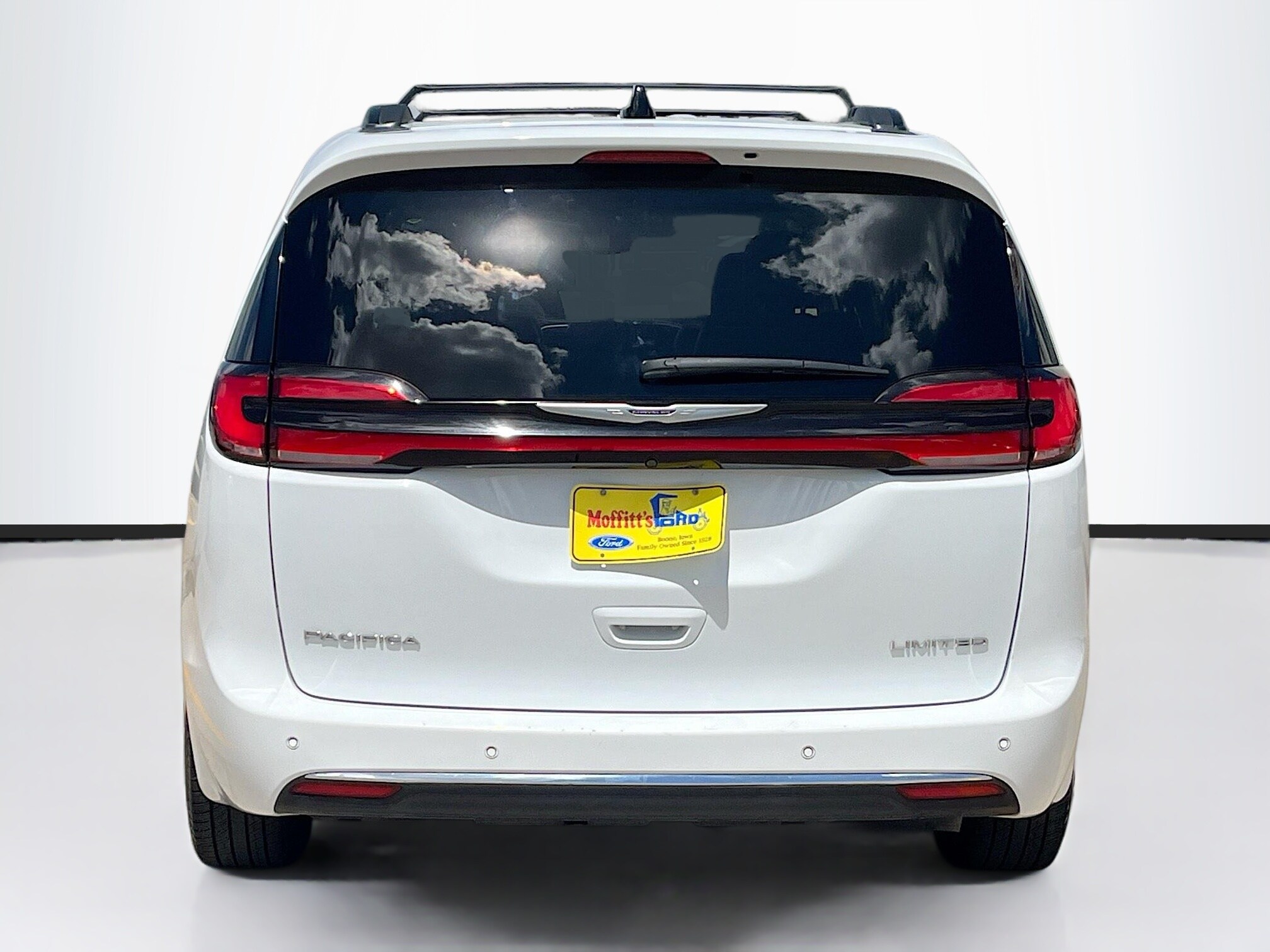 2023 Chrysler Pacifica Limited photo 4