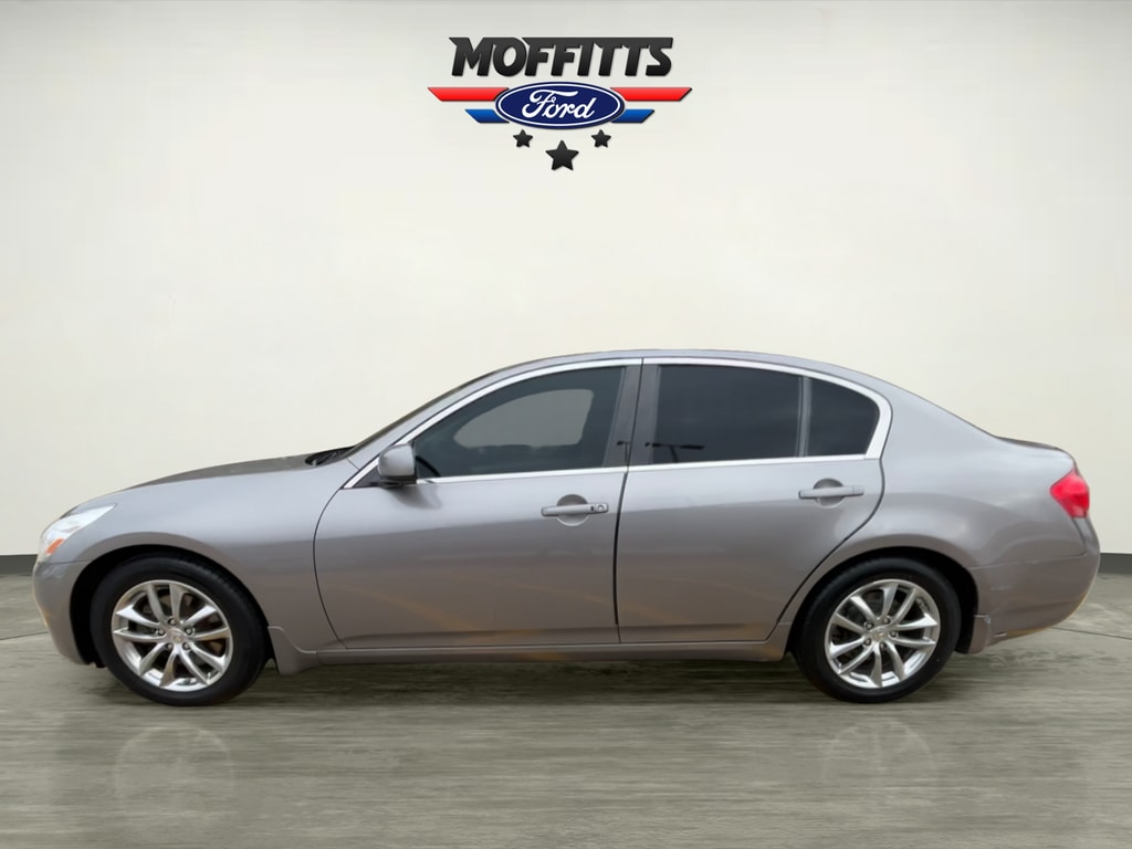 Used 2008 INFINITI G 35 Journey with VIN JNKBV61E18M212156 for sale in Boone, IA