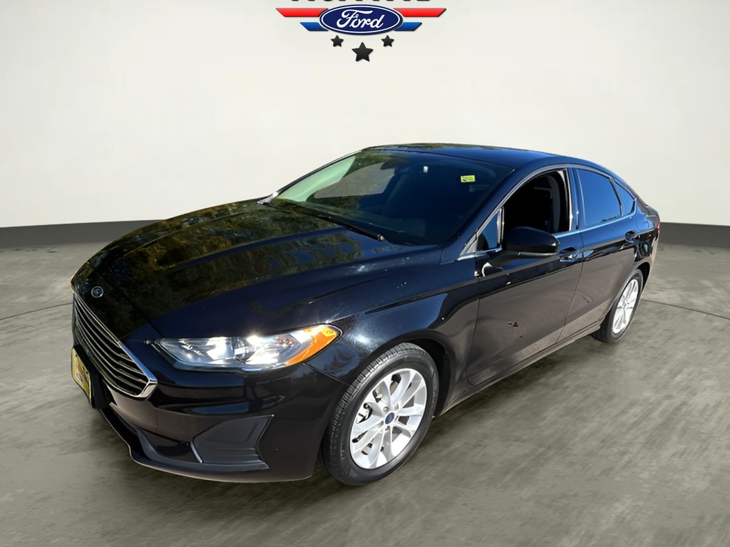 2020 Ford Fusion SE's photo