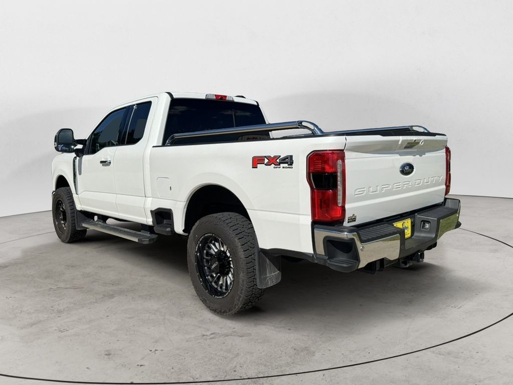 2023 Ford F-250 photo 3