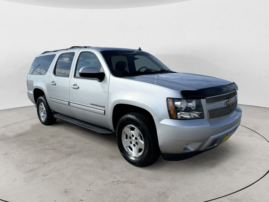 2013 Chevrolet Suburban 1500 LT photo 2