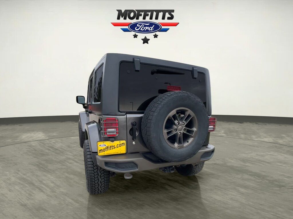 2016 Jeep Wrangler Unlimited Sahara photo 3