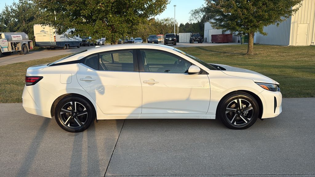 2024 Nissan Sentra SV photo 4
