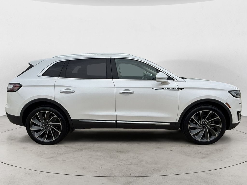2019 Lincoln Nautilus Reserve photo 4