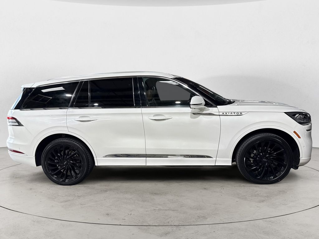 2022 Lincoln Aviator Reserve photo 4