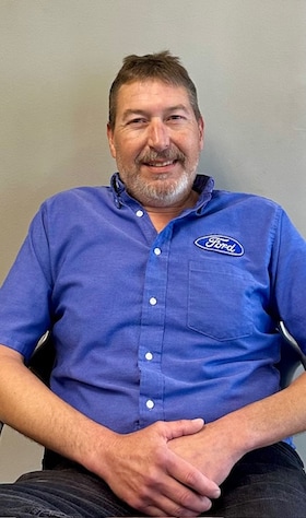 Staff member Woody from ID_daf38e206a69