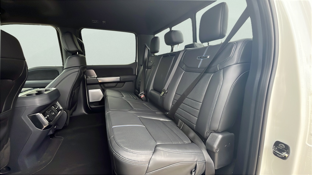 2026 Ford F-250 Super Duty Platinum - Photo 17