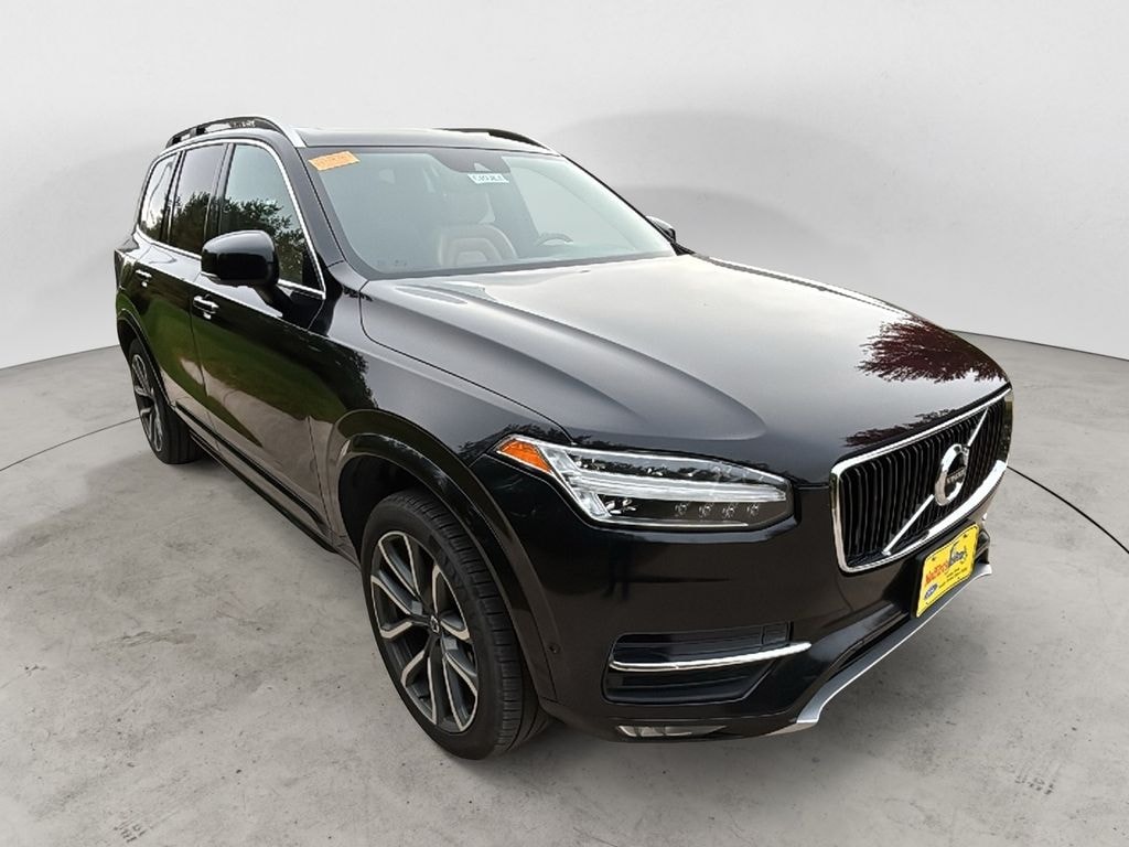 Used 2018 Volvo XC90 T6 Momentum SUV