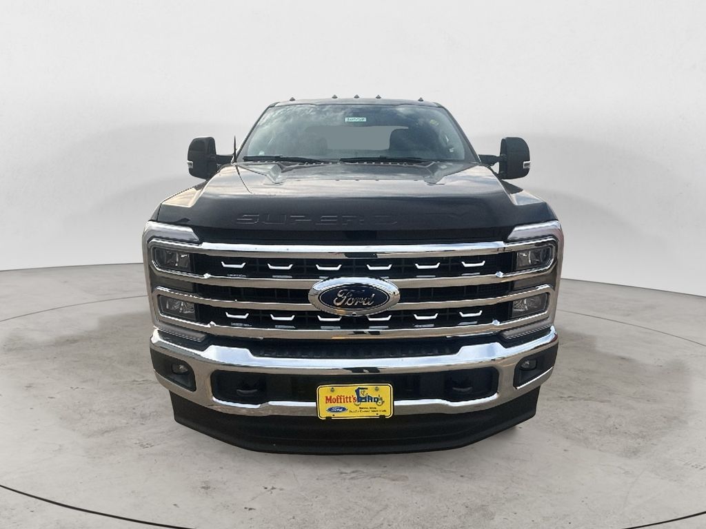 2026 Ford F-350 Lariat photo 2