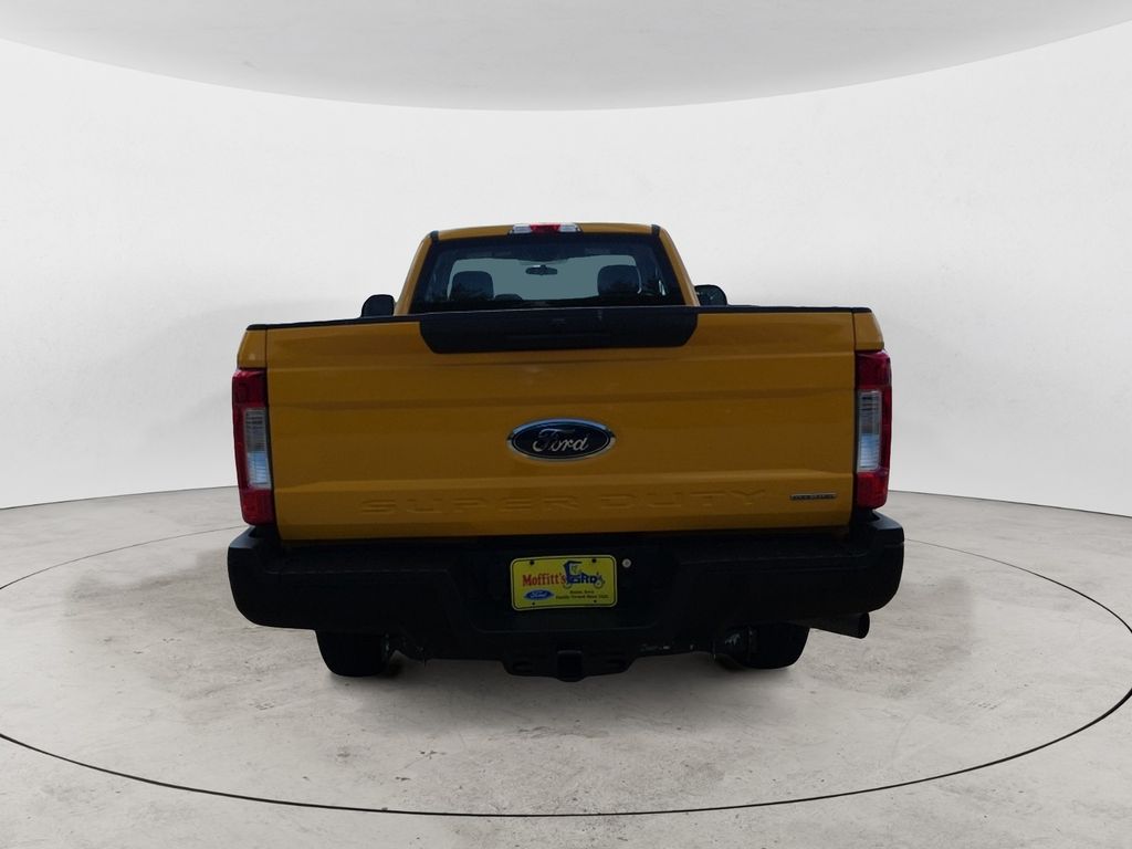 2019 Ford F-350 photo 4