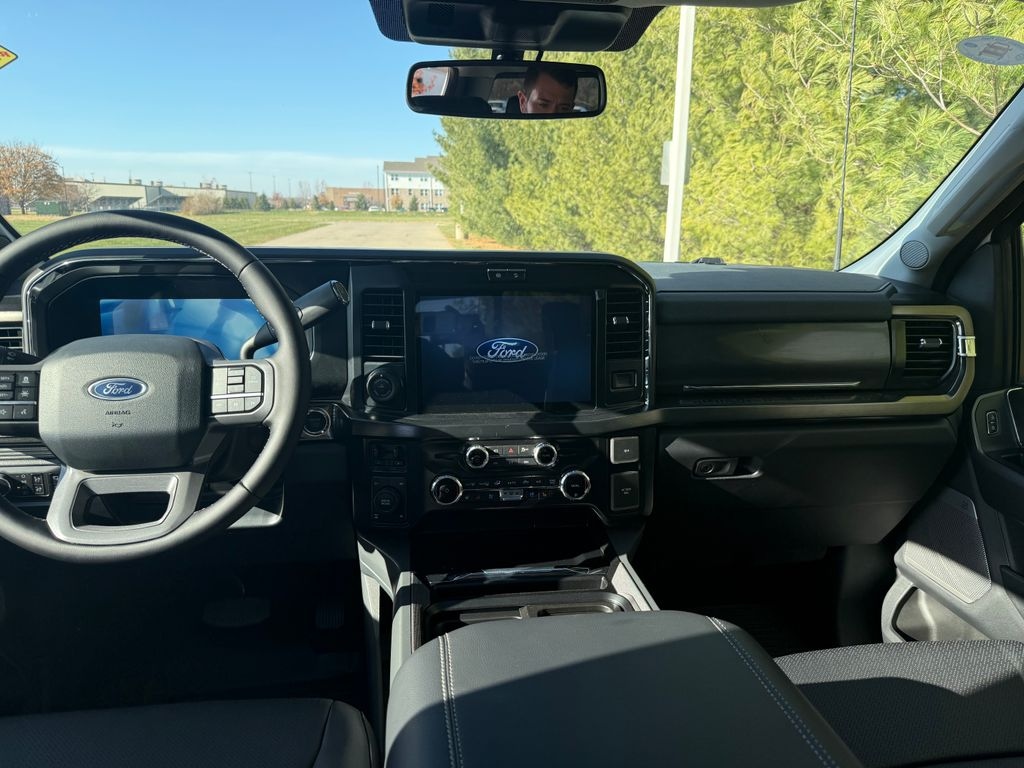 New 2026 Ford Super Duty F-350 Lariat TRUCK