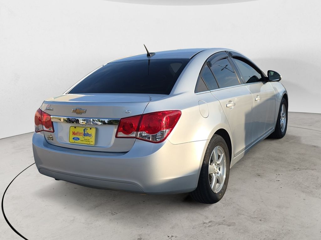 2014 Chevrolet Cruze photo 3