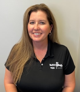 Staff member Tina from ID_daf38e206a69