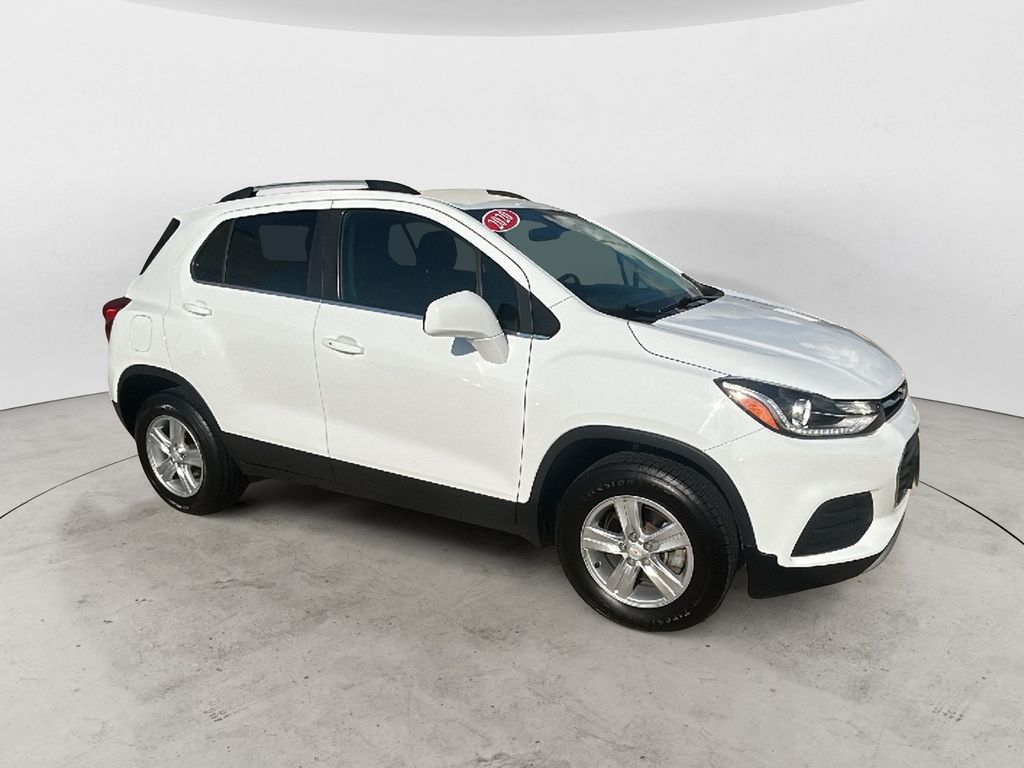 2020 Chevrolet Trax LT photo 3