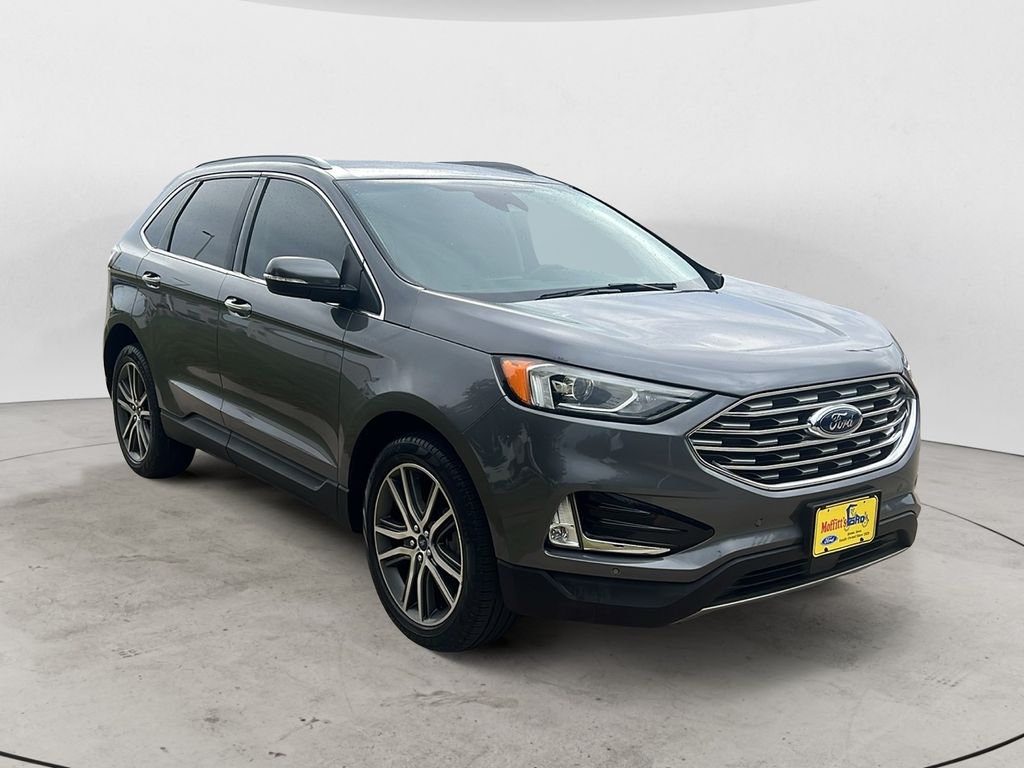 2021 Ford Edge Titanium photo 3