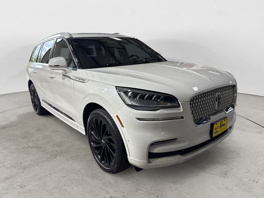 2022 Lincoln Aviator Reserve photo 3