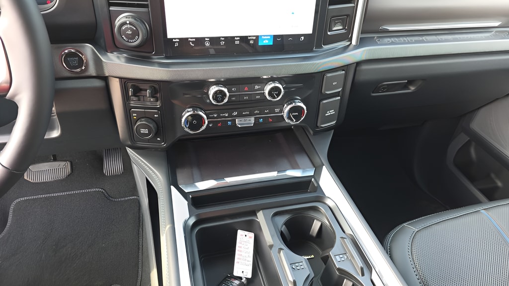 2026 Ford F-250 Super Duty Platinum - Photo 14