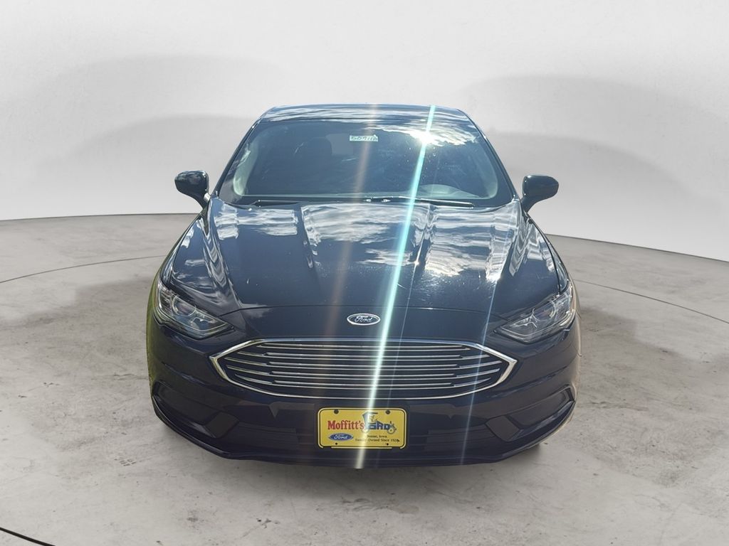 2017 Ford Fusion Hybrid SE photo 2
