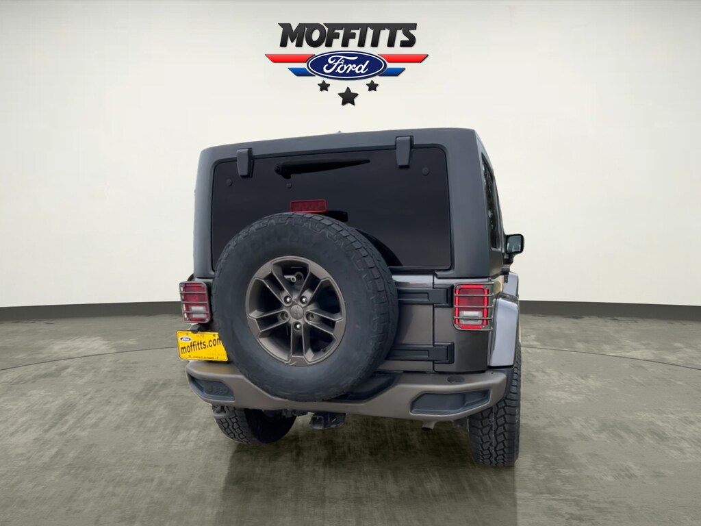 2016 Jeep Wrangler Unlimited Sahara photo 4