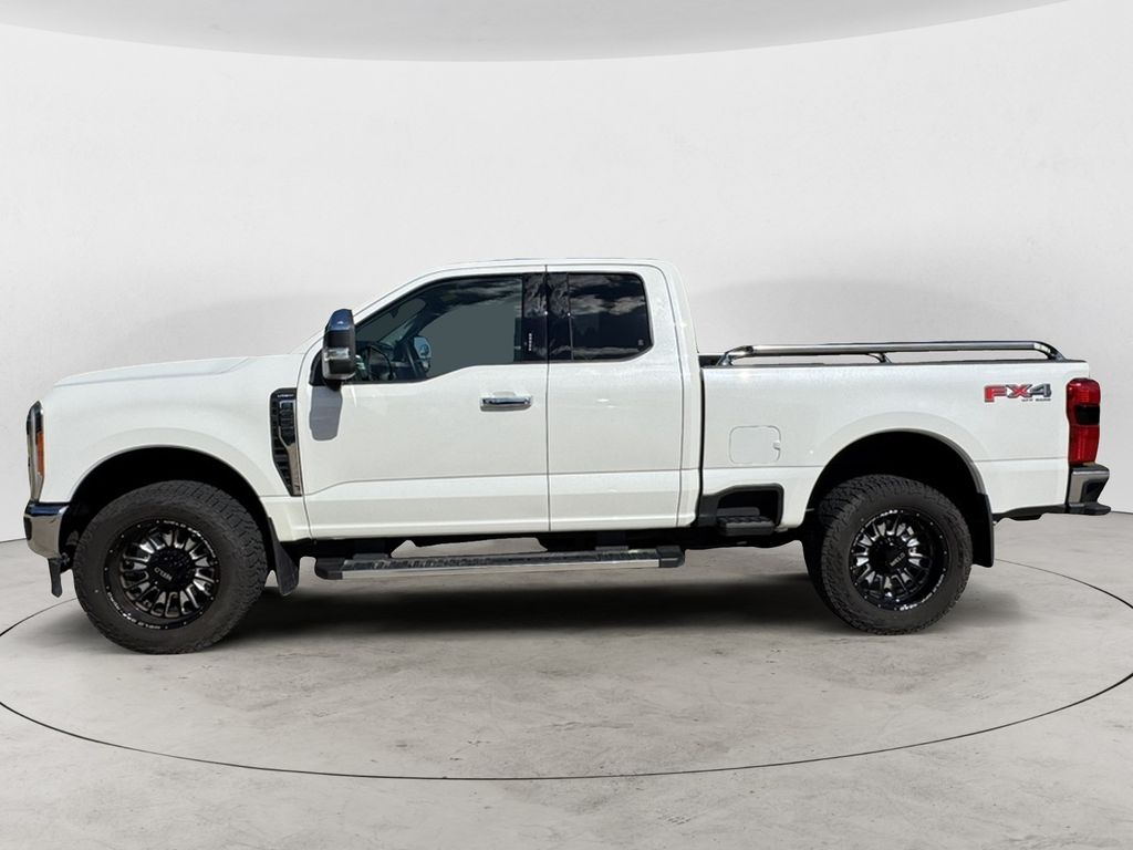 2023 Ford F-250 photo 2