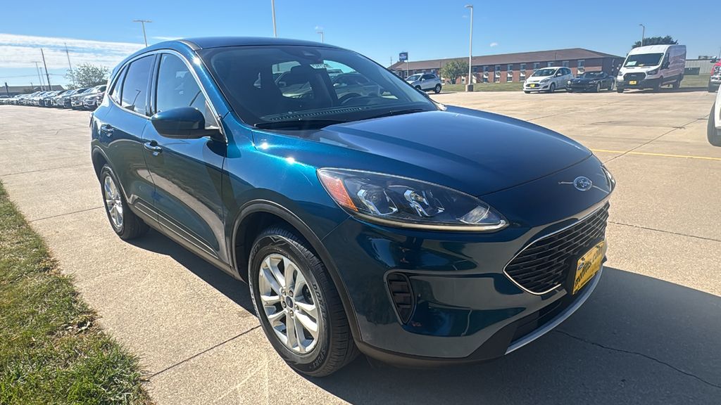 2020 Ford Escape SE photo 3