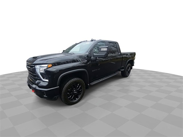 2025 Chevrolet Silverado 2500HD LTZ photo 3