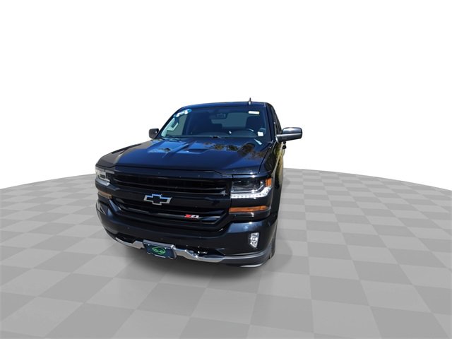 2019 Chevrolet Silverado LT photo 2