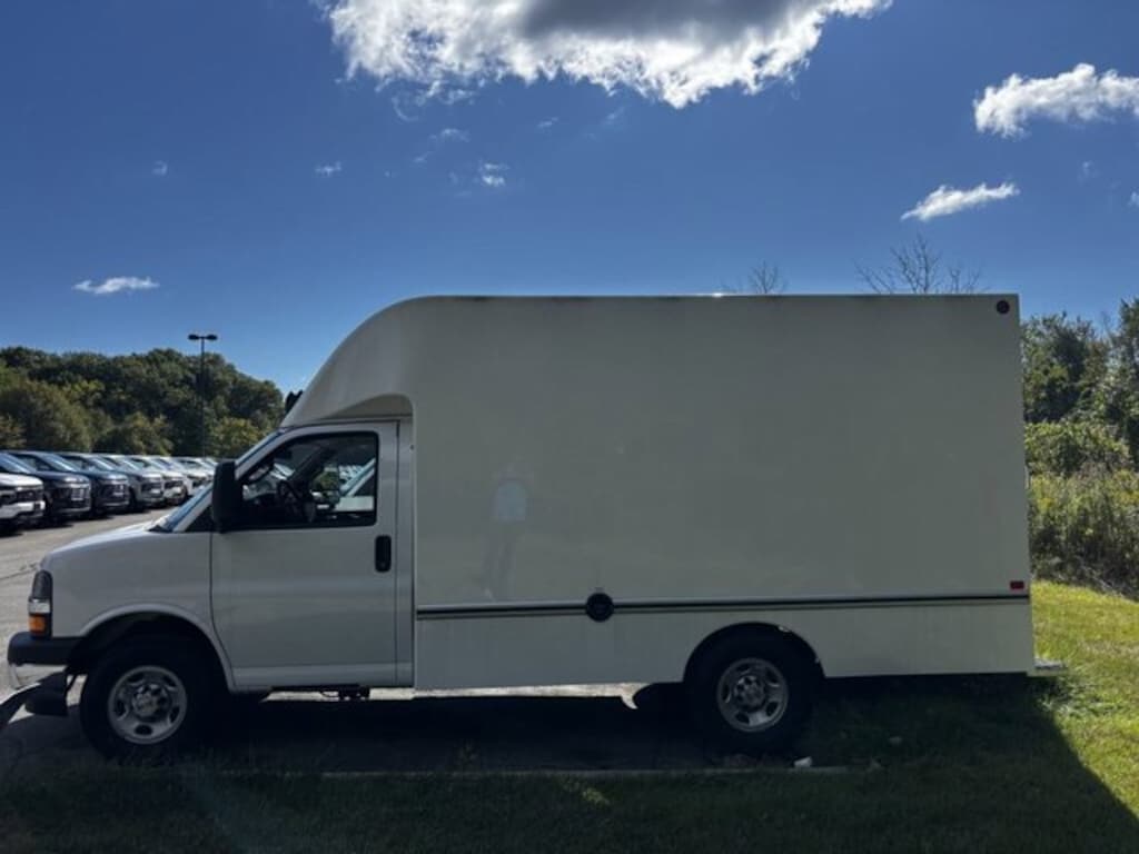 New 2024 Chevrolet Express Cutaway 3500 1WT Cutaway Van