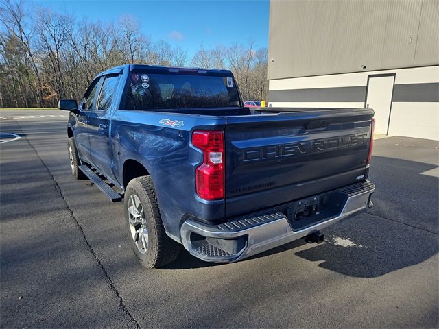 2022 Chevrolet Silverado 1500 LT photo 3