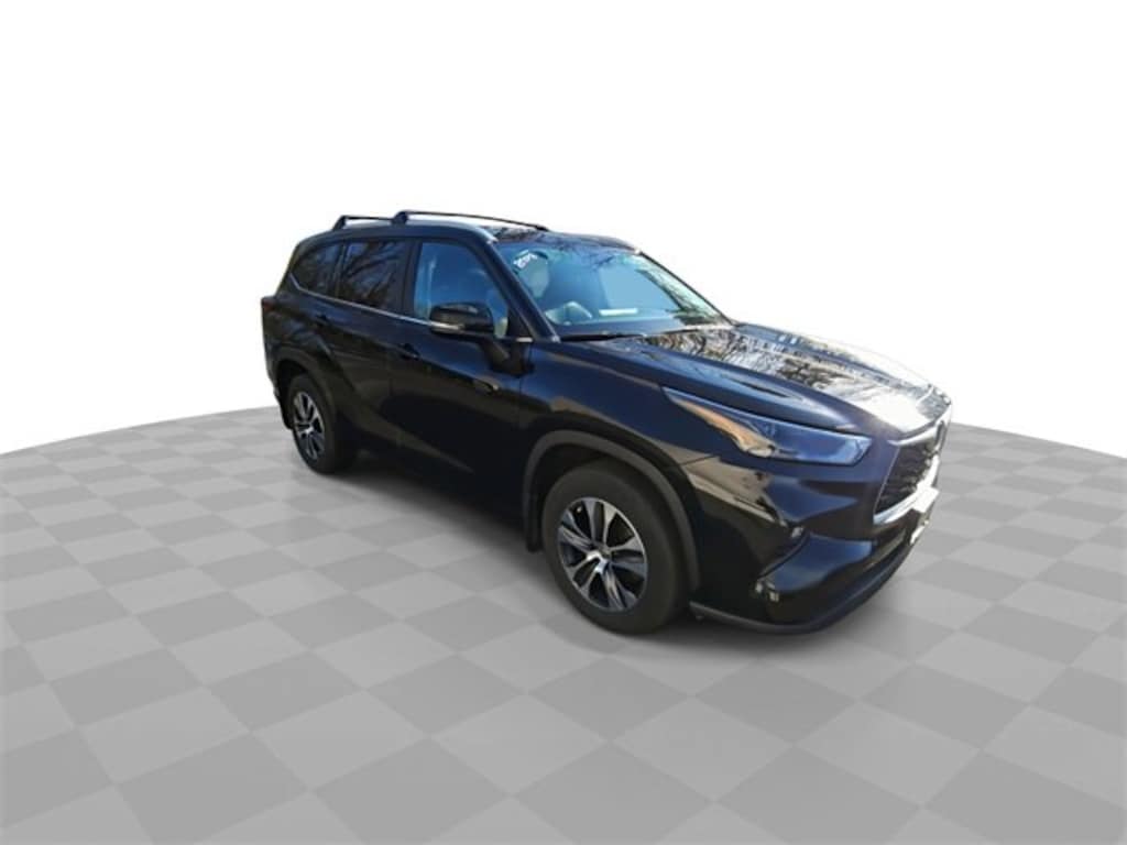 Used 2023 Toyota Highlander XLE SUV