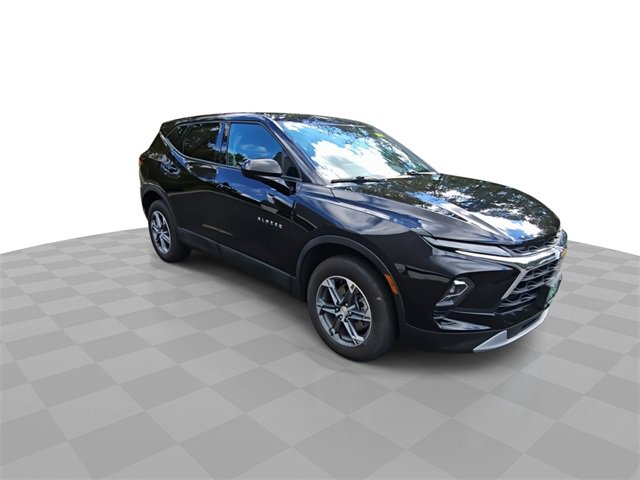 2023 Chevrolet Blazer 2LT photo 2