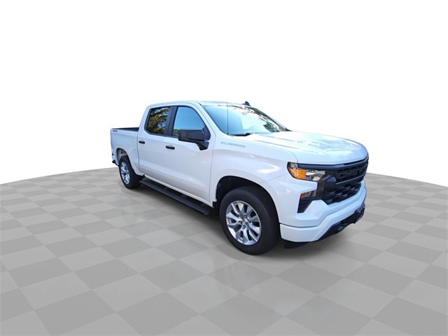 2023 Chevrolet Silverado 1500 Custom photo 2