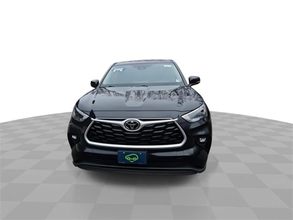 Used 2023 Toyota Highlander LE SUV