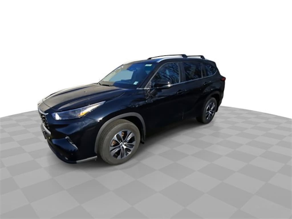 Used 2023 Toyota Highlander XLE SUV