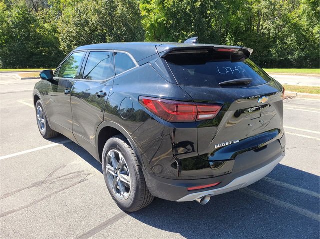 2025 Chevrolet Blazer 2LT photo 3