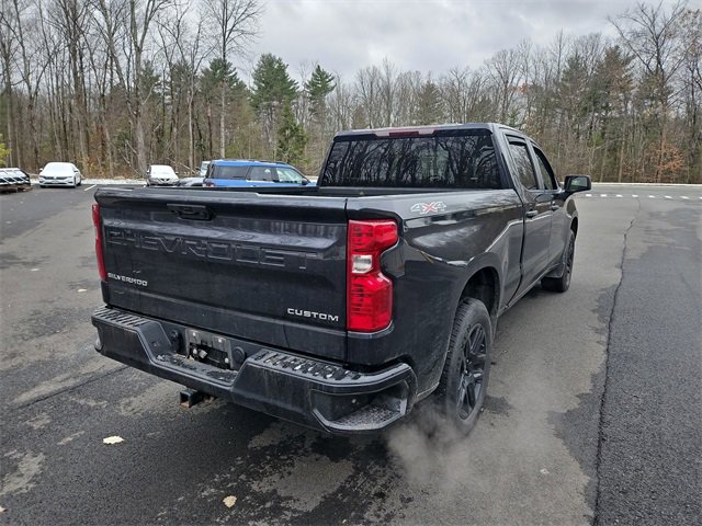 2022 Chevrolet Silverado 1500 Custom photo 3