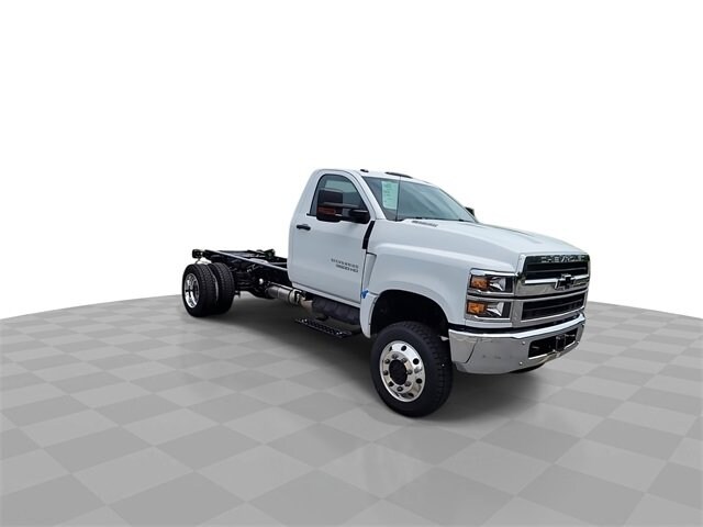 2024 Chevrolet Silverado 5500HD Work Truck photo 2
