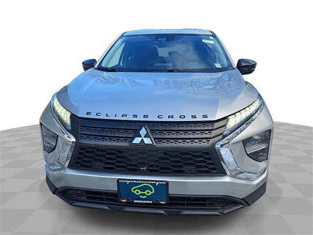 2022 Mitsubishi Eclipse Cross LE's photo