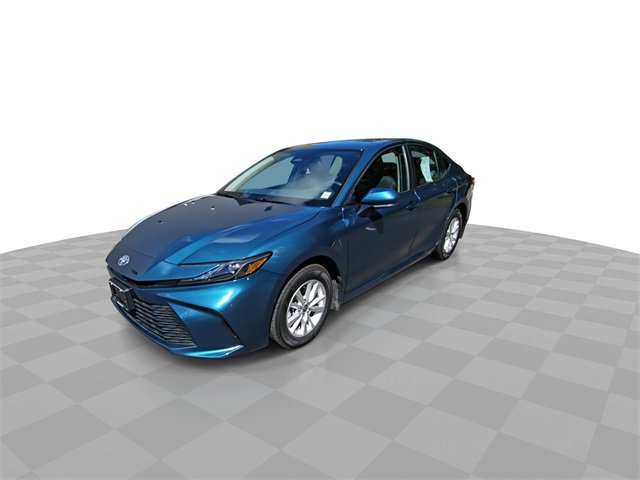 2025 Toyota Camry LE photo 4