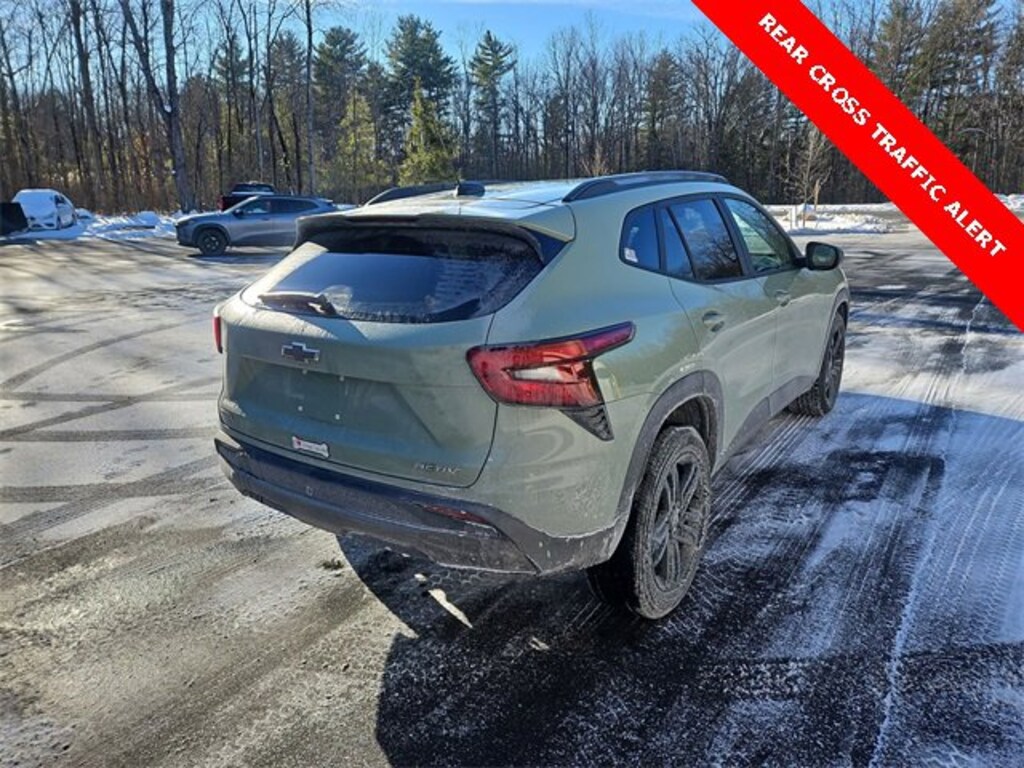 Used 2025 Chevrolet Trax Activ SUV
